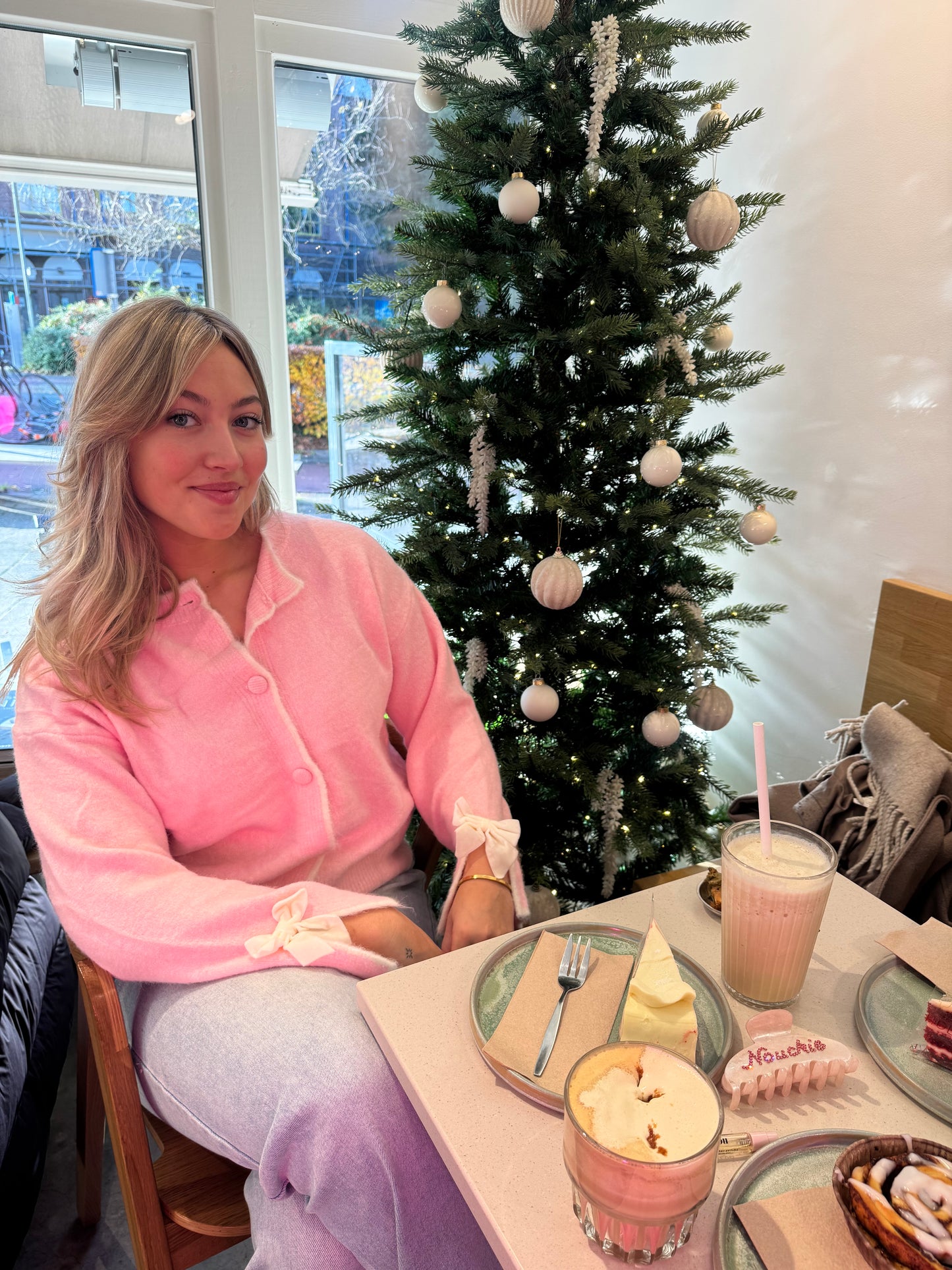 soft pink strikjes vest