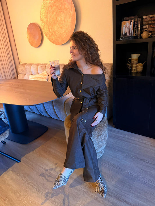 Bruine set met gouden details