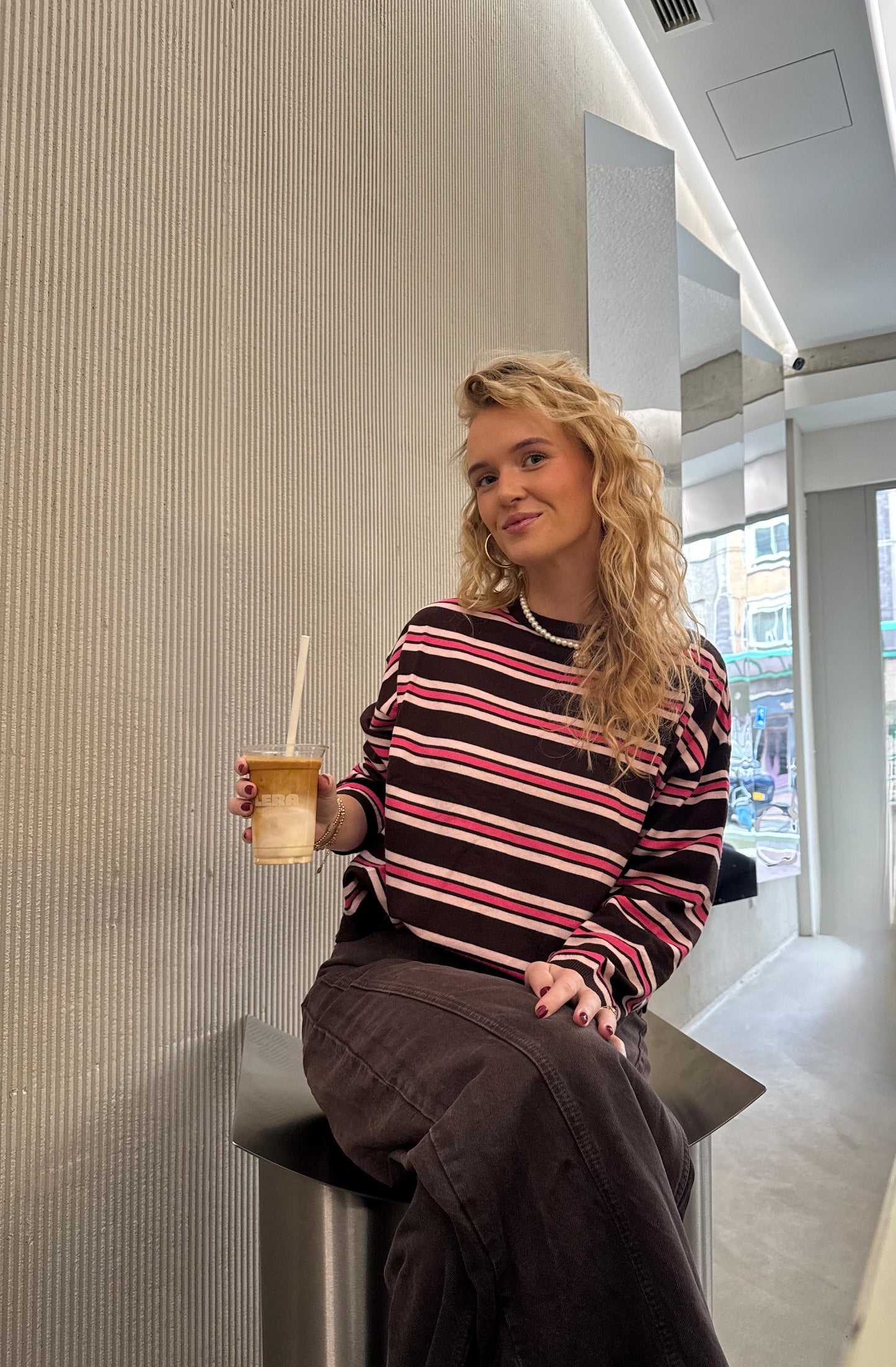 Bruine pullover met licht roze en donker roze strepen voor dames