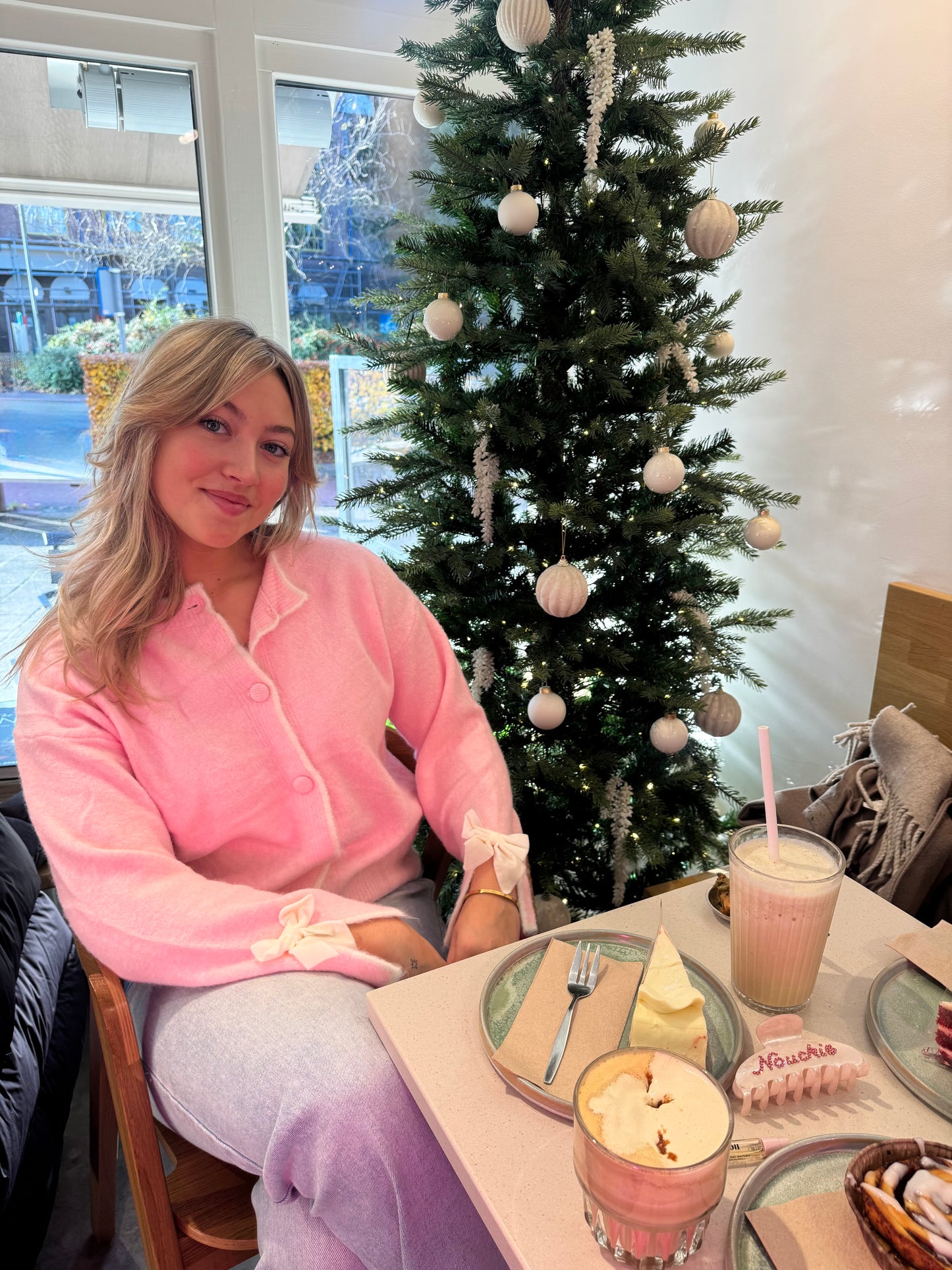 soft pink strikjes vest