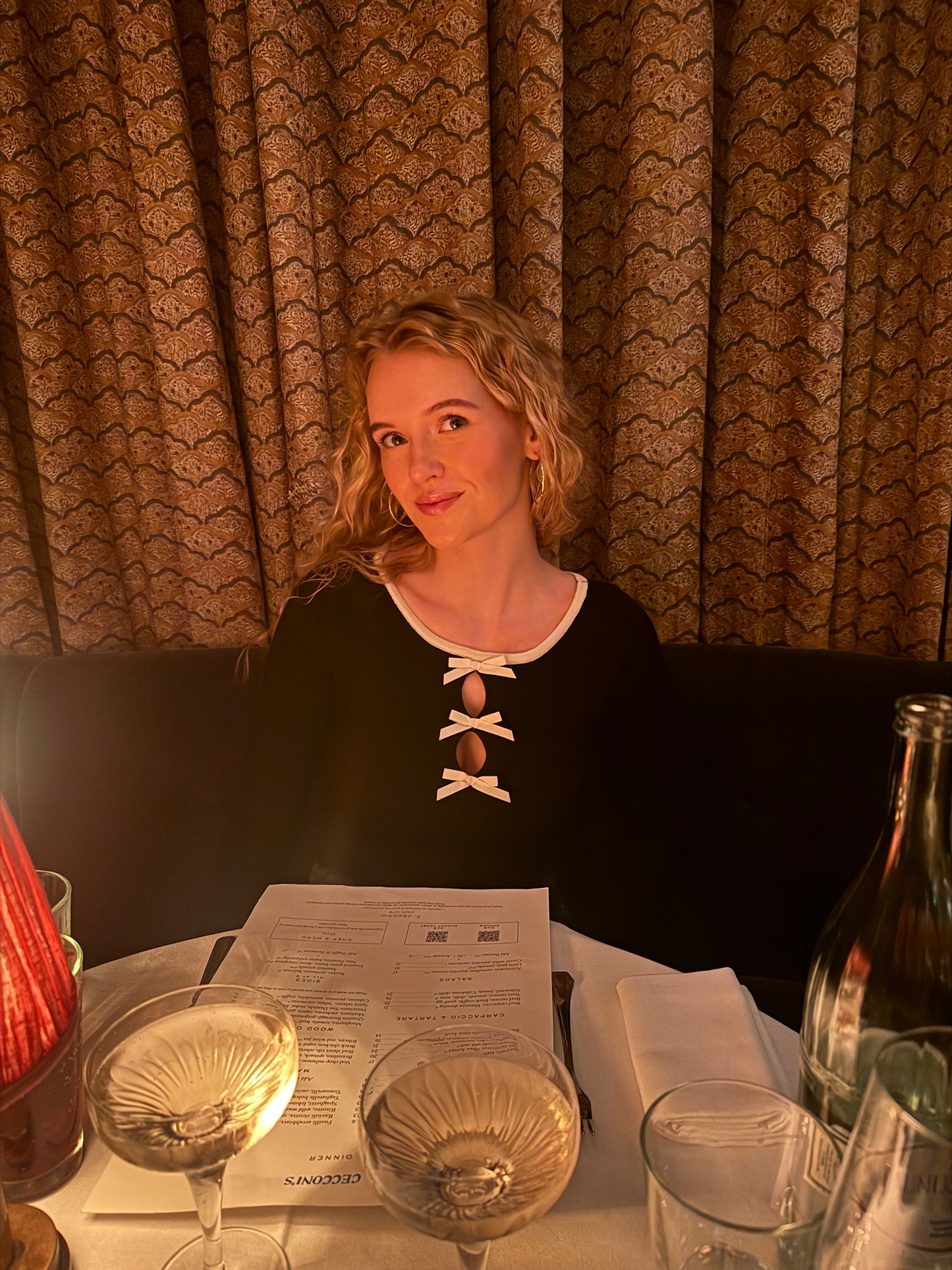 Body met strikdetails